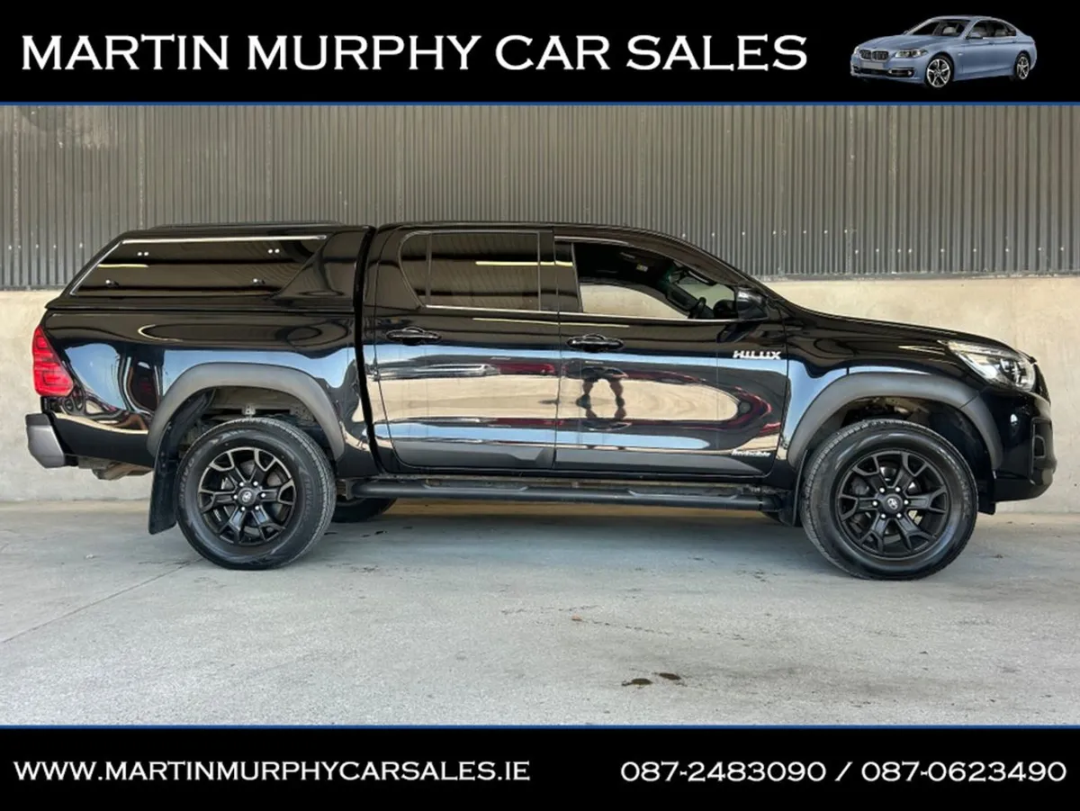 Toyota HiLux 2.4 Invincible Auto Low KMS - Image 2