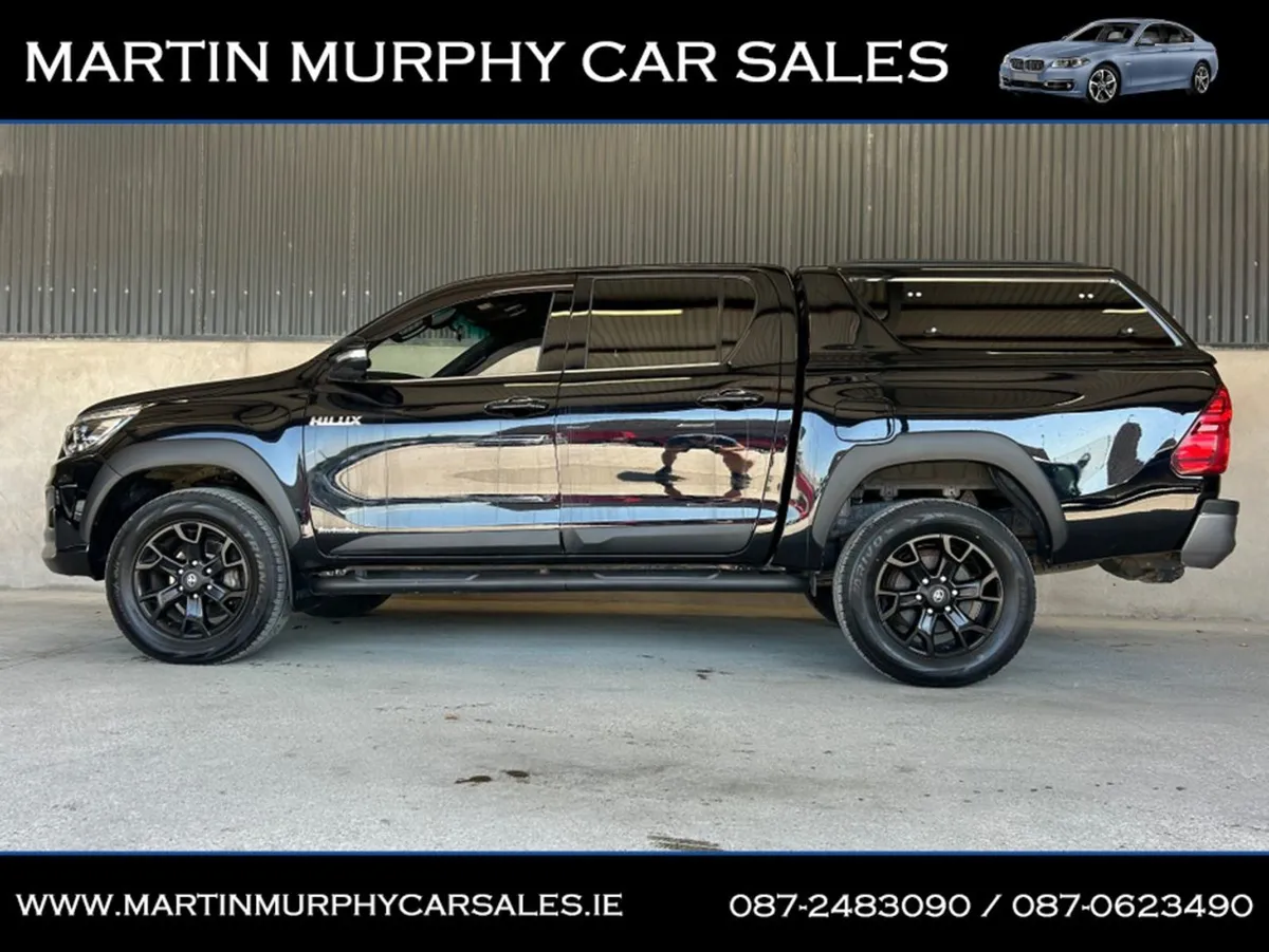 Toyota HiLux 2.4 Invincible Auto Low KMS - Image 3