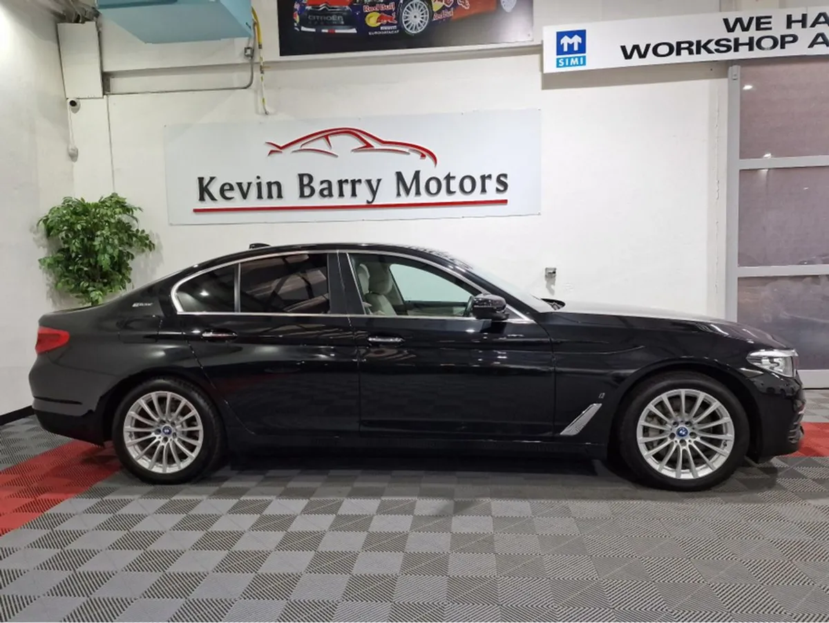 BMW 5 Series 530E SE (plug IN Hybrid) Automatic - Image 4