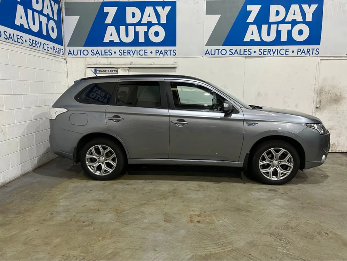Mitsubishi Outlander 2.0 Gx3h Phev 160BHP 5DR Auto - Image 3
