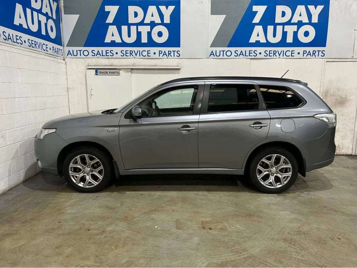 Mitsubishi Outlander 2.0 Gx3h Phev 160BHP 5DR Auto - Image 4