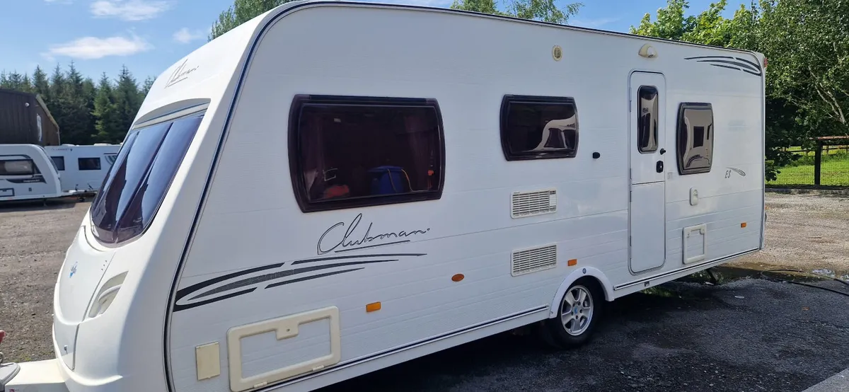 Lunar Clubman x4 berth caravan - Image 3