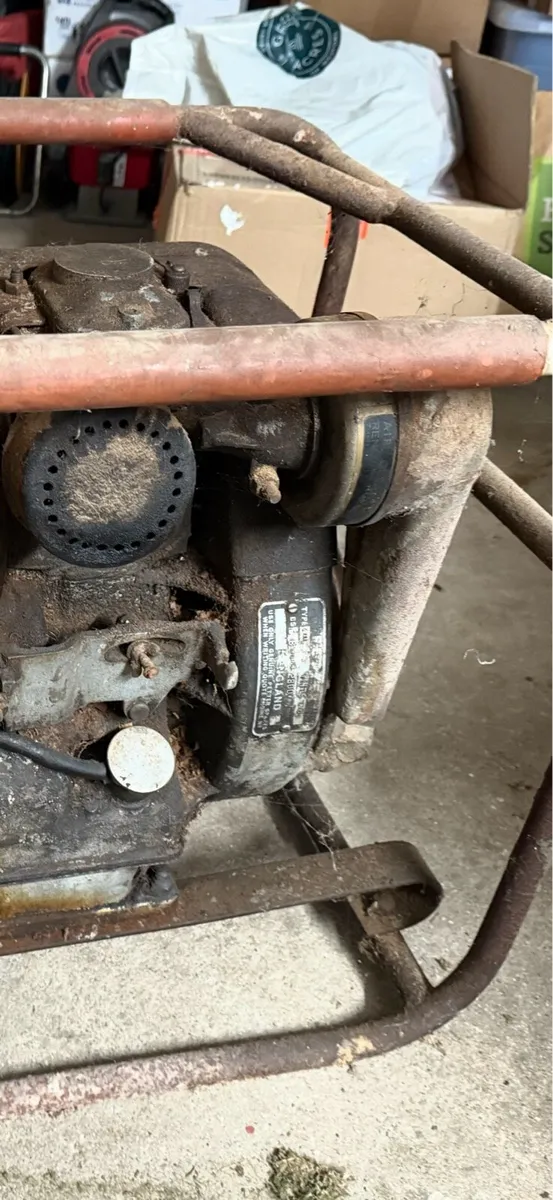 Petter diesel pump - Image 2