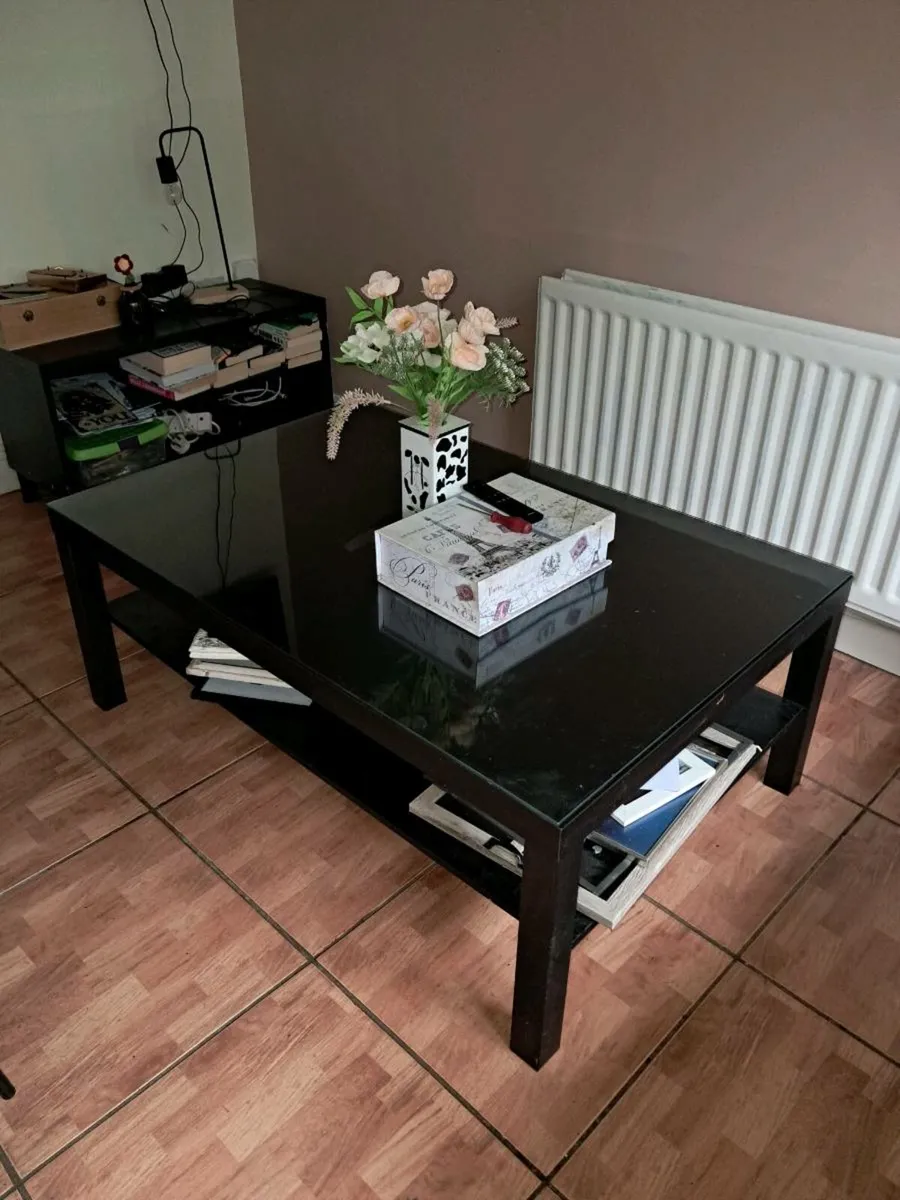 Glass top coffee table - Image 1
