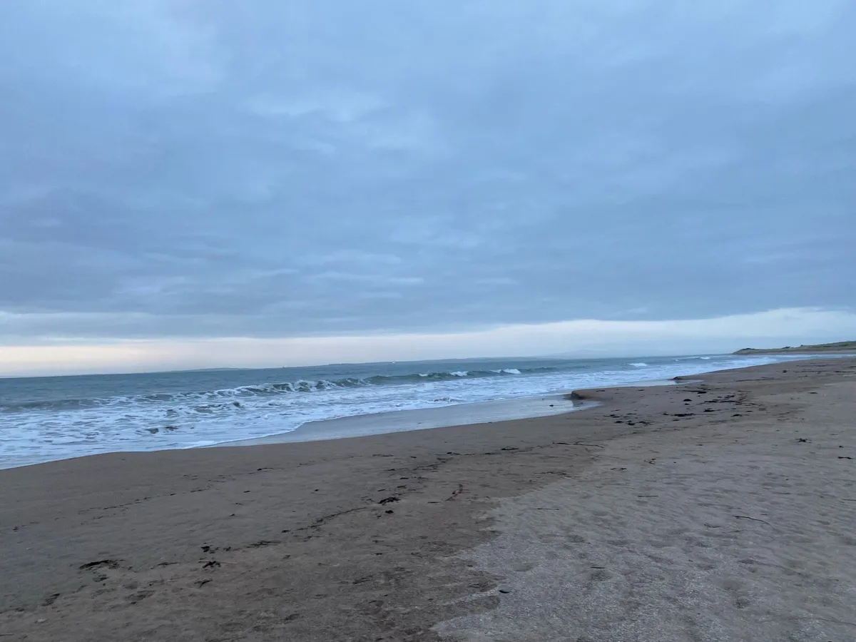 Seasonal caravan pitch 2025 on safe sandy beach - Image 3