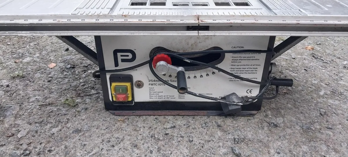 Table saw - Image 1