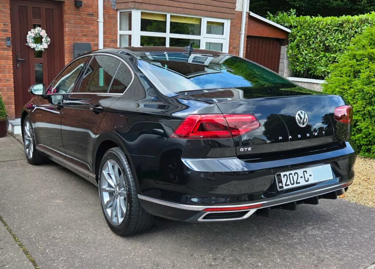 VW Passat GTE Advance - Image 3