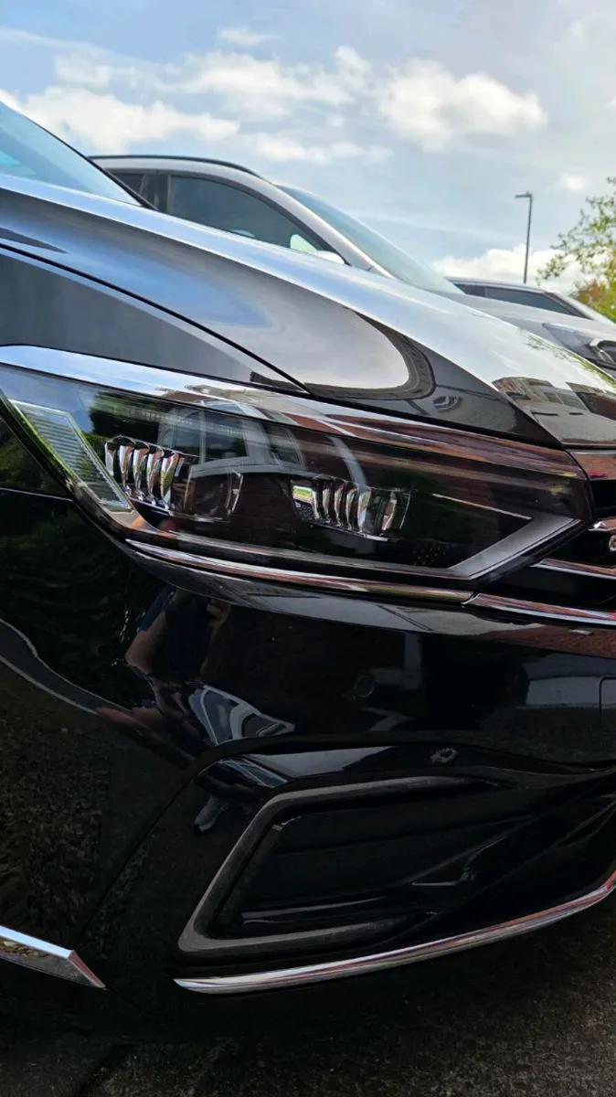 VW Passat GTE Advance - Image 3