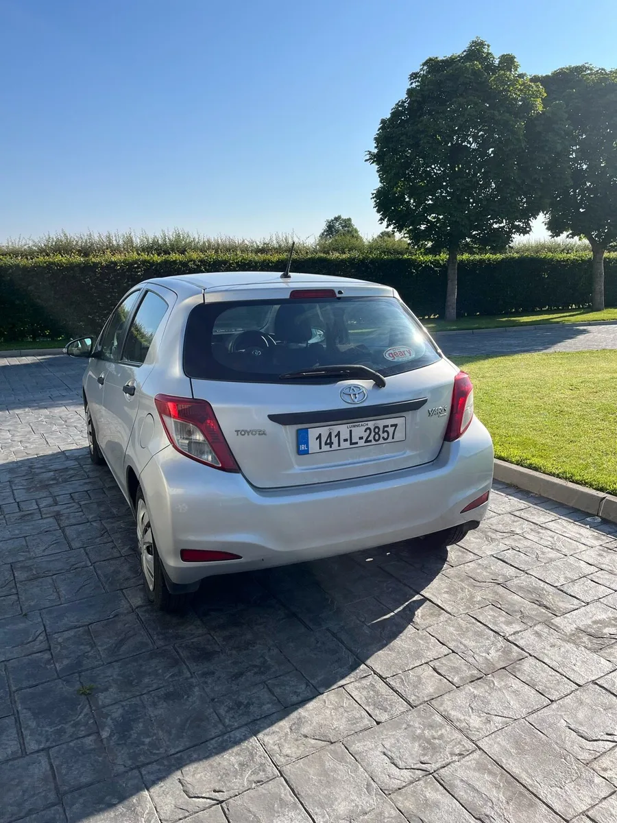 2014 Toyota Yaris - Image 3