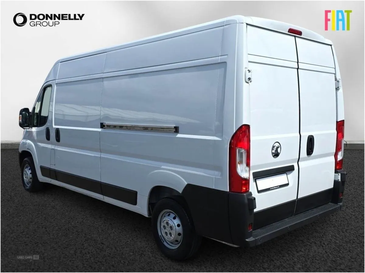 Vauxhall Movano 2.2 Turbo D 140ps H2 Van Dynamic - Image 2