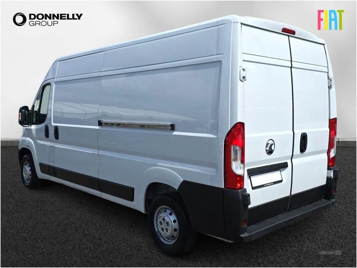 Vauxhall Movano 2.2 Turbo D 140ps H2 Van Dynamic - Image 2