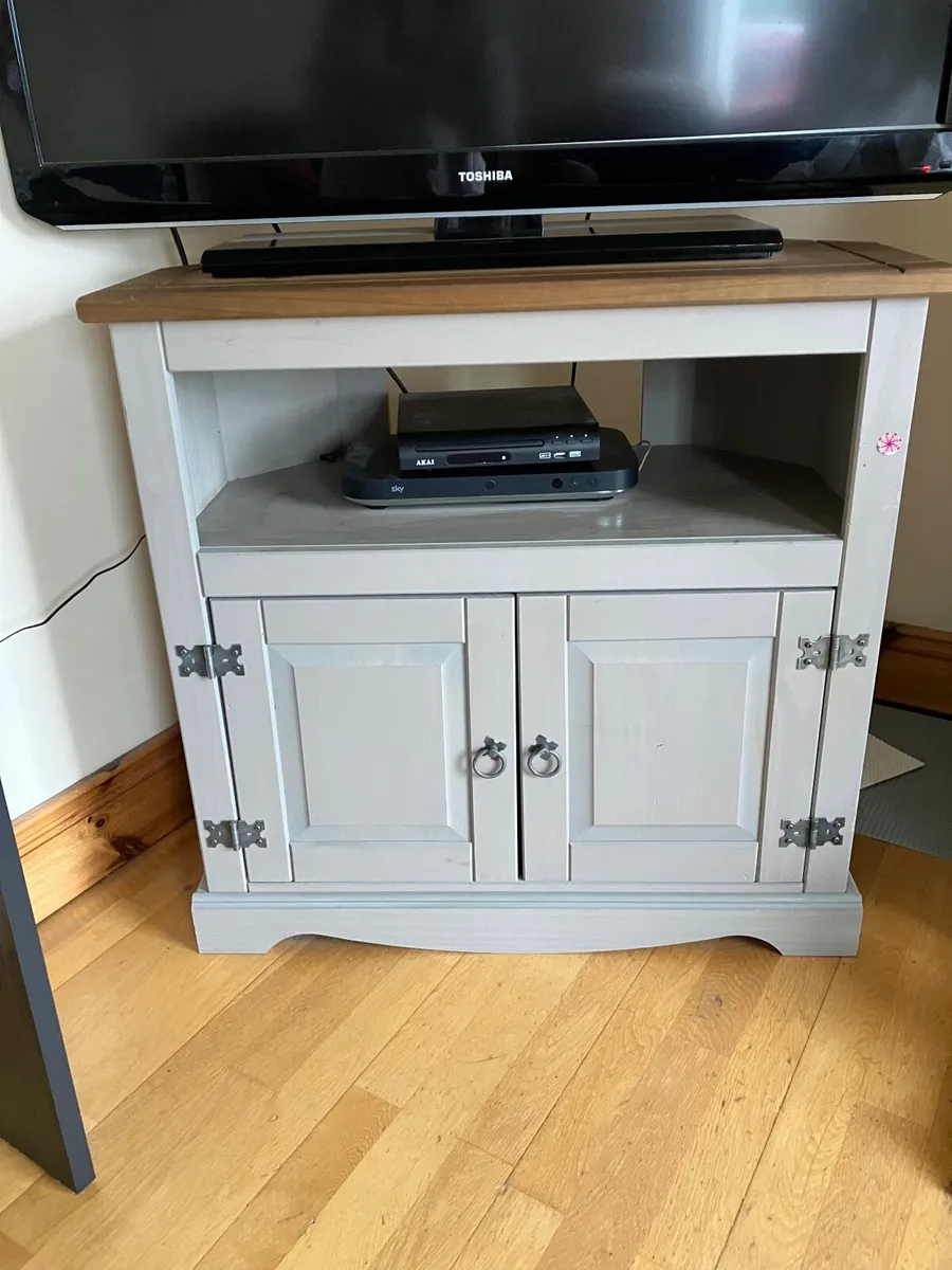 Table 55  and tv unit 55. 100 both - Image 1