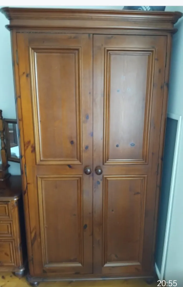Bedroom furniture - Image 1