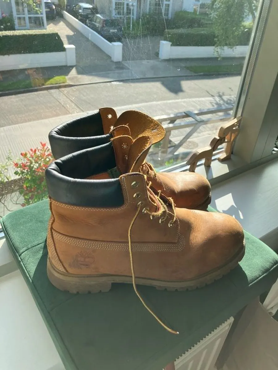 Timberland premium leather boots UK 10.5 plus 200 new - Image 3