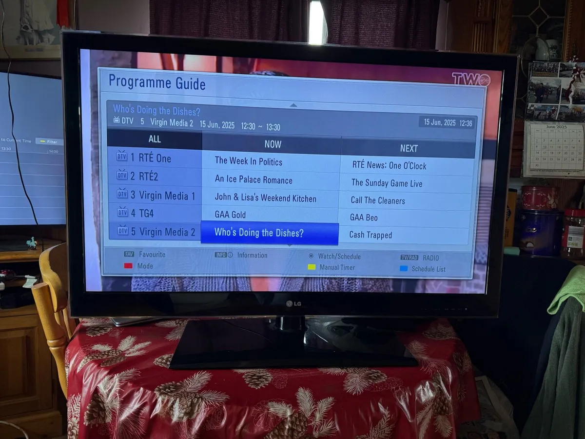 Lg 32 inch tv perfect condition - Image 1
