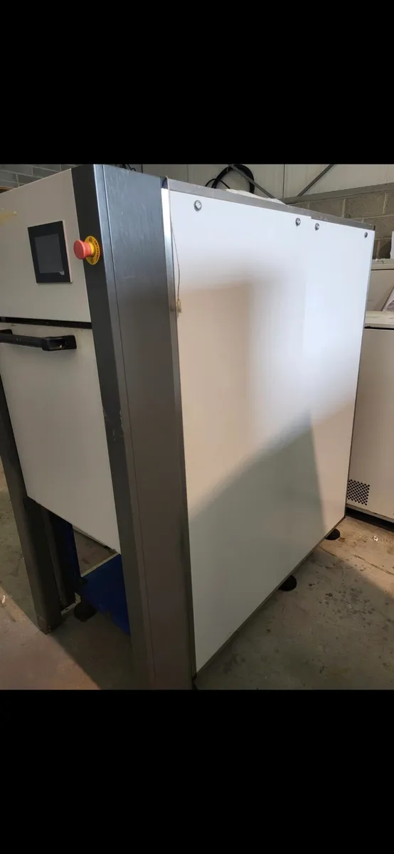 Autoclave - Image 2