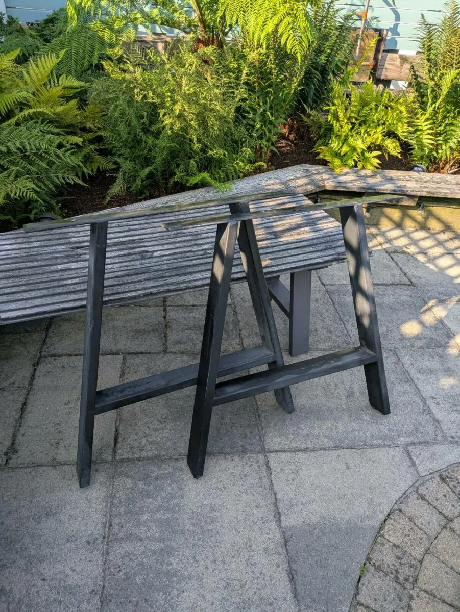Table A-frame legs - Image 1