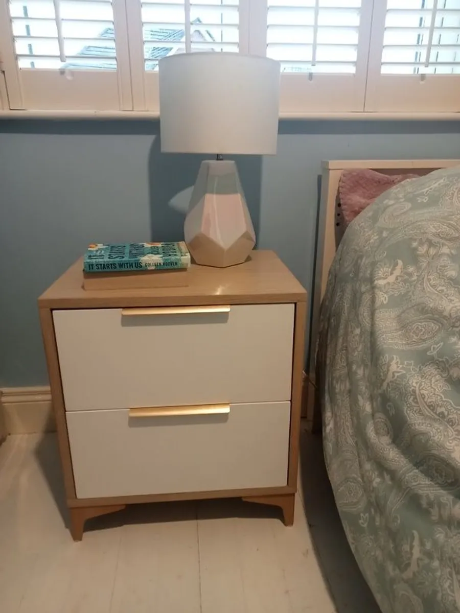 Bedside locker/nightstand - Image 1