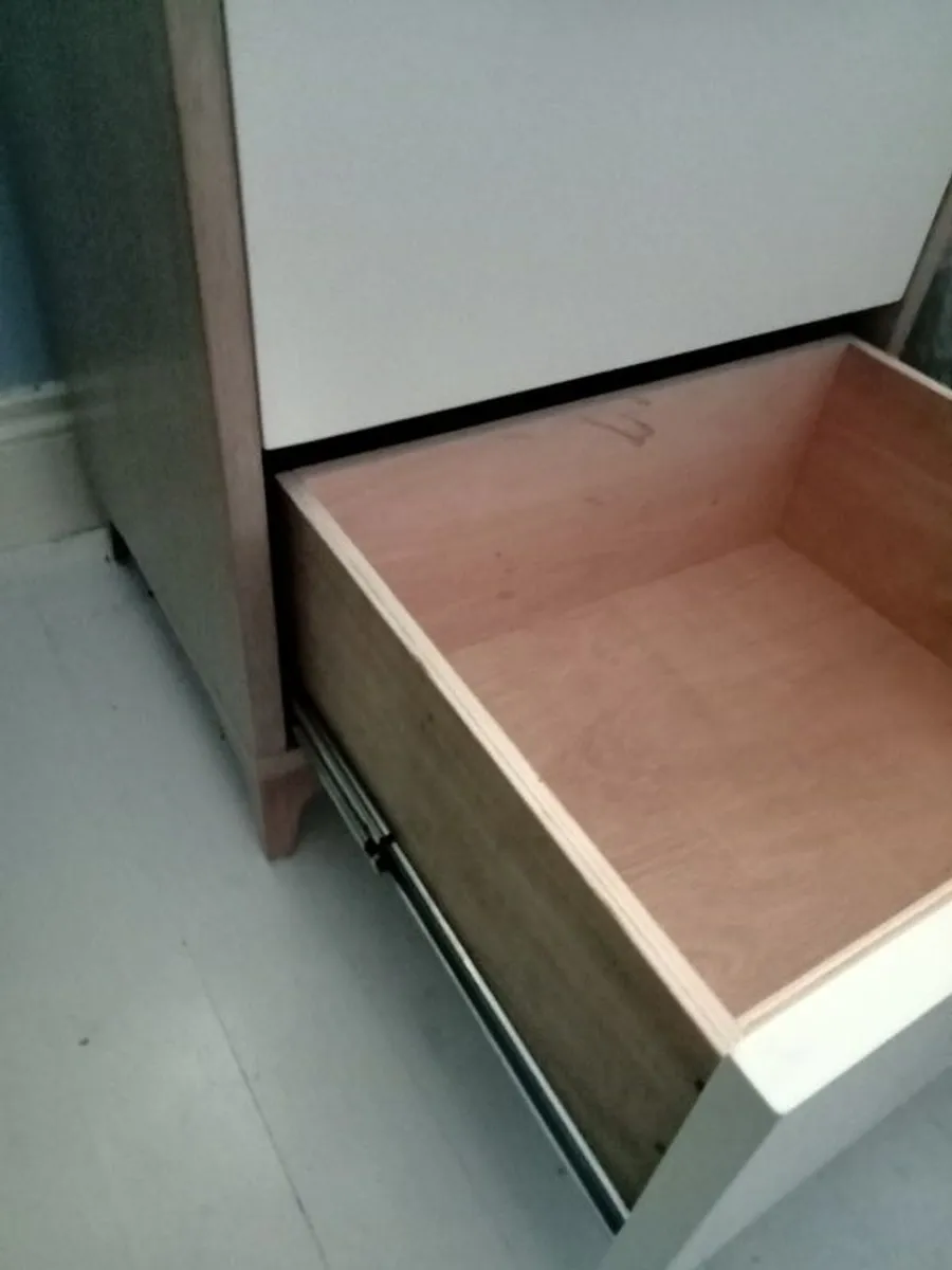 Bedside locker/nightstand - Image 2