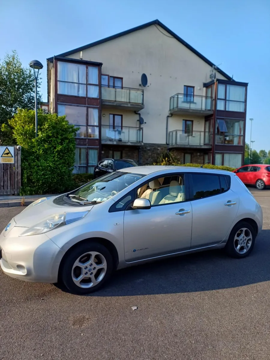 2011 Nissan Leaf Electric Automatic - Image 2