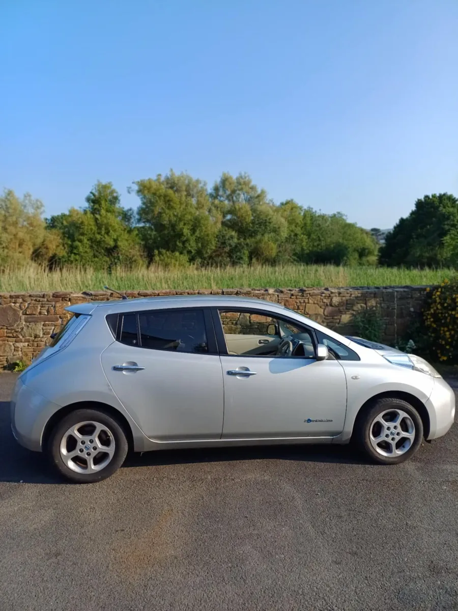 2011 Nissan Leaf Electric Automatic - Image 3