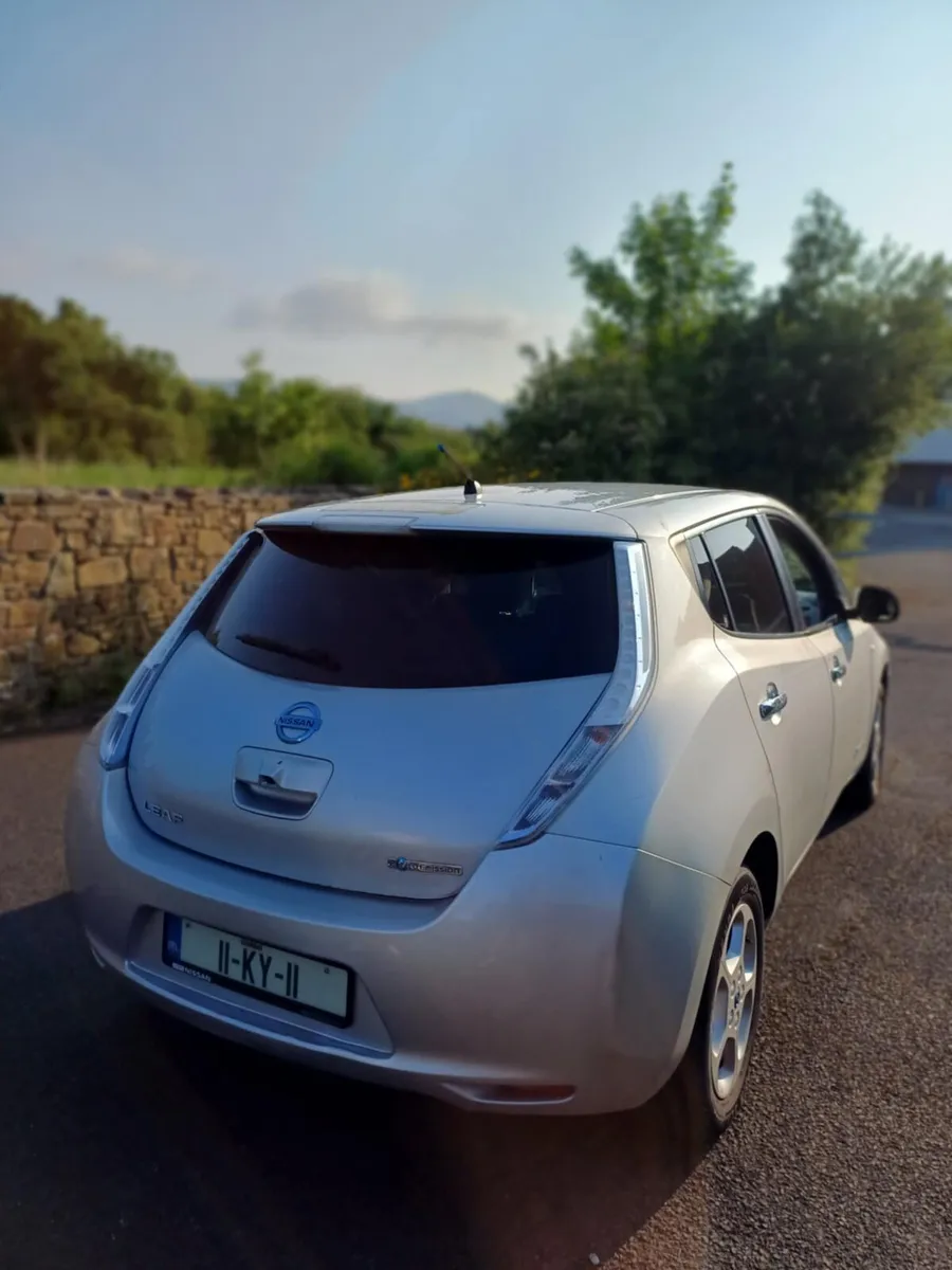 2011 Nissan Leaf Electric Automatic - Image 4