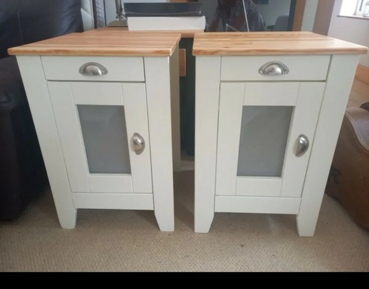 2 matching lockers - Image 1