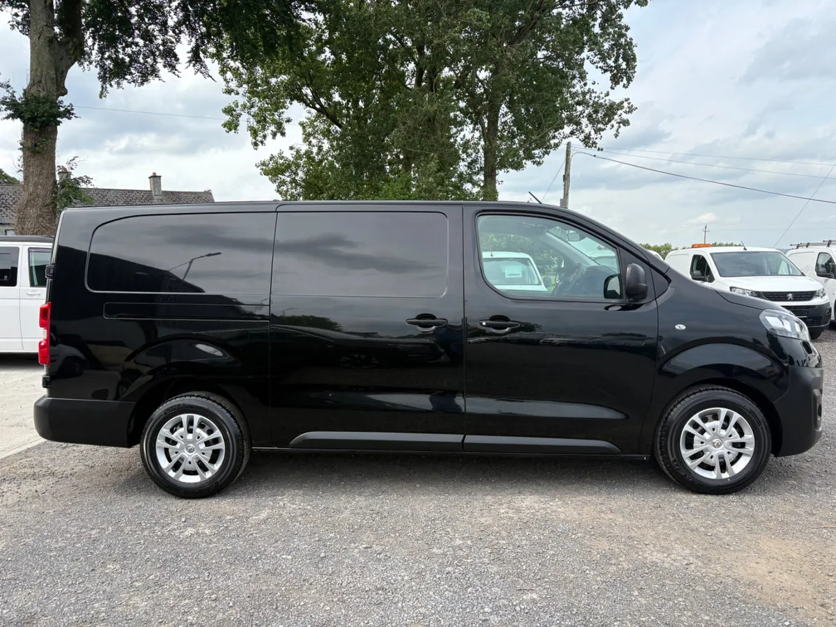 Vauxhall Vivaro - Image 1
