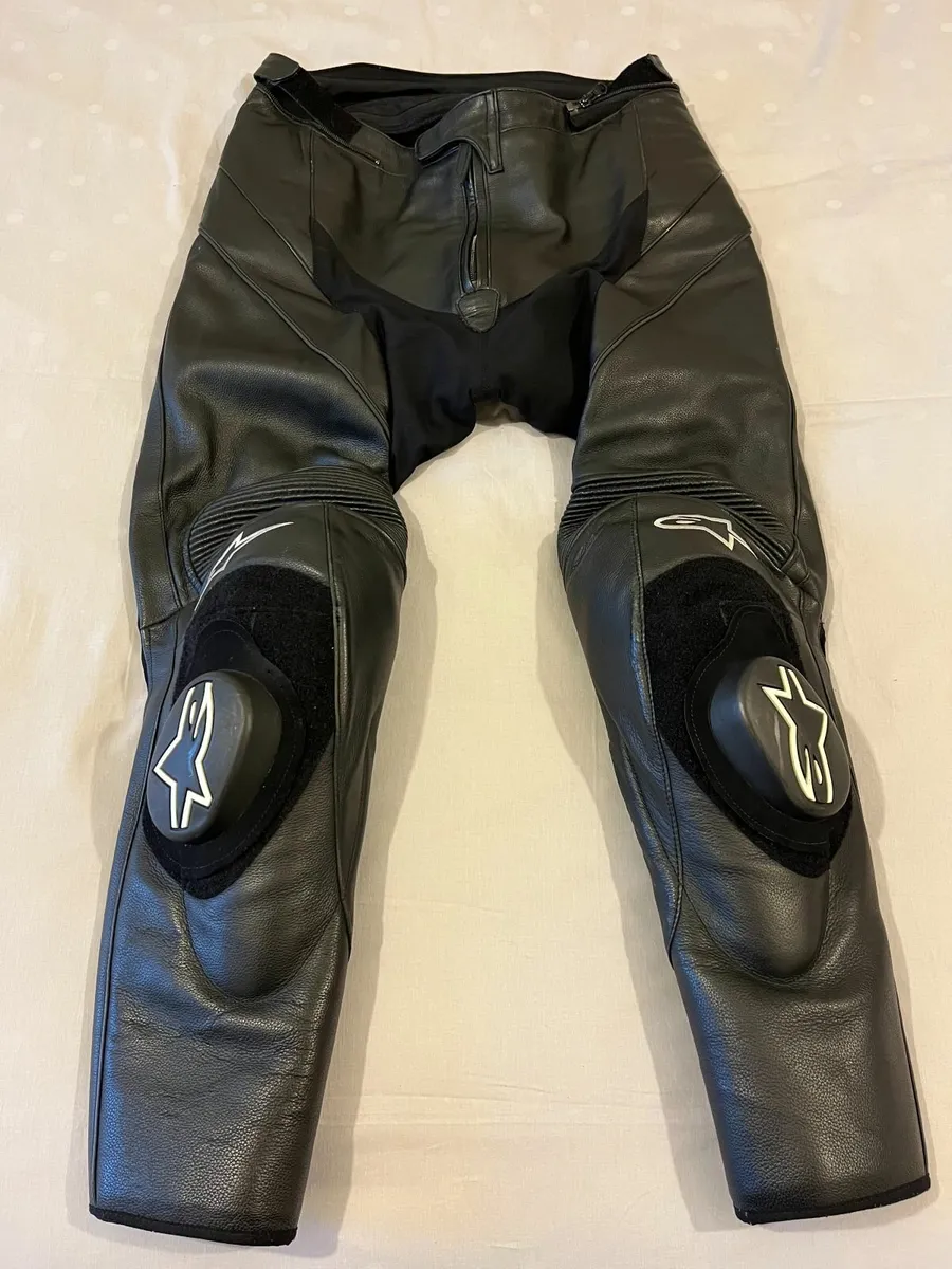 Dainese RST Weise Alpinestars textiles & leathers - Image 1