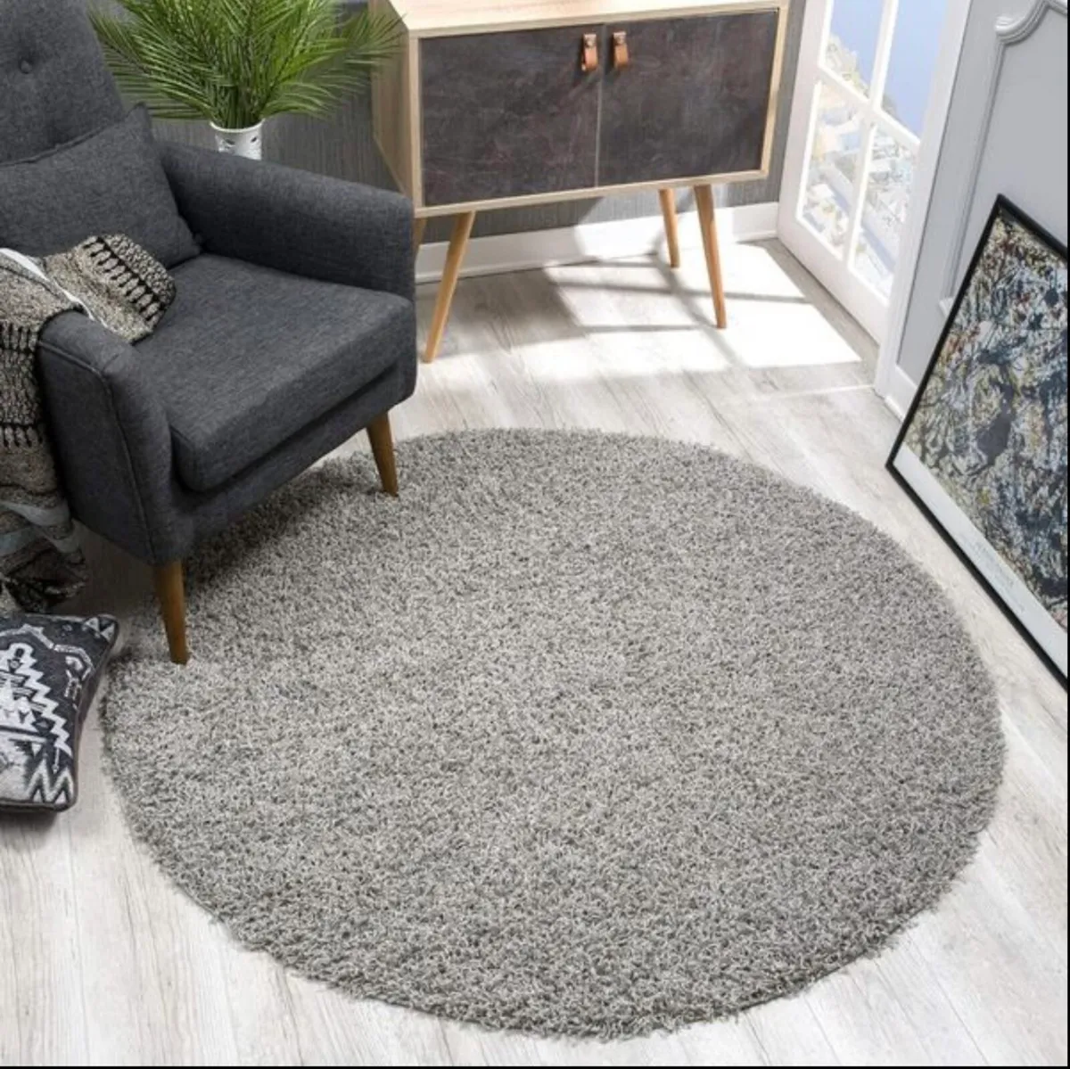 Round Shaggy Rug 120cm x 120cm - Image 1
