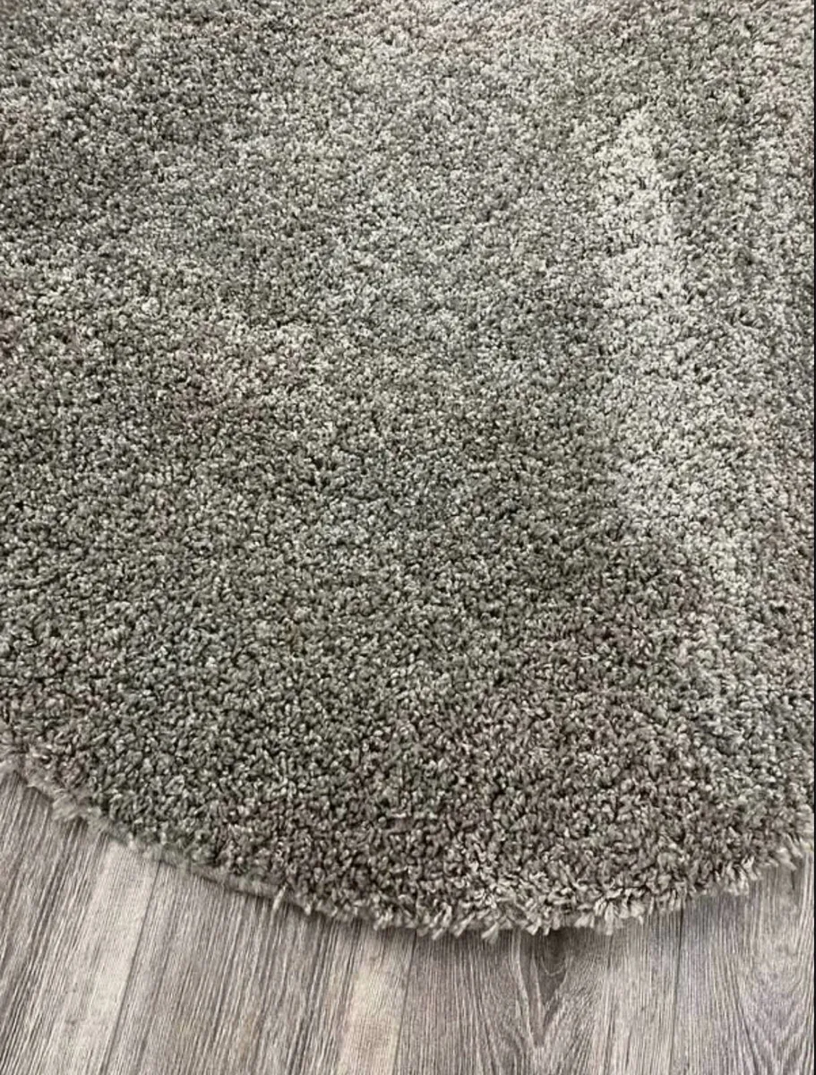 Round Shaggy Rug 120cm x 120cm - Image 2