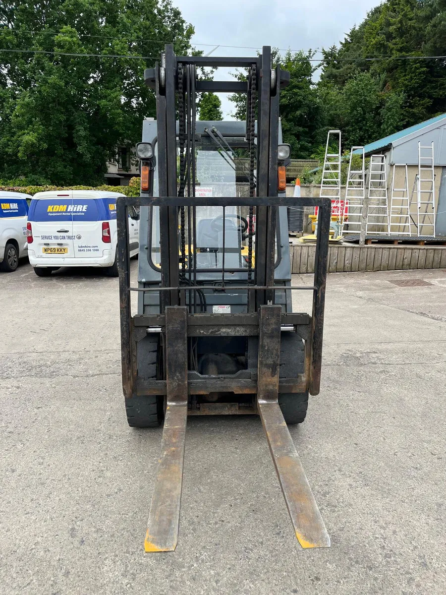 2006 YALE GDP25VX 2.5T DIESEL FORKLIFT - Image 2