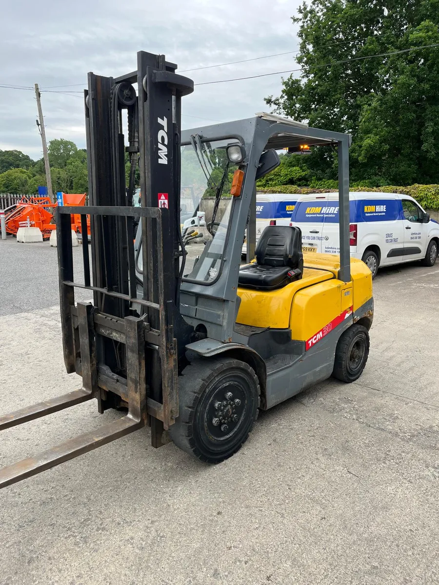 2006 YALE GDP25VX 2.5T DIESEL FORKLIFT - Image 3