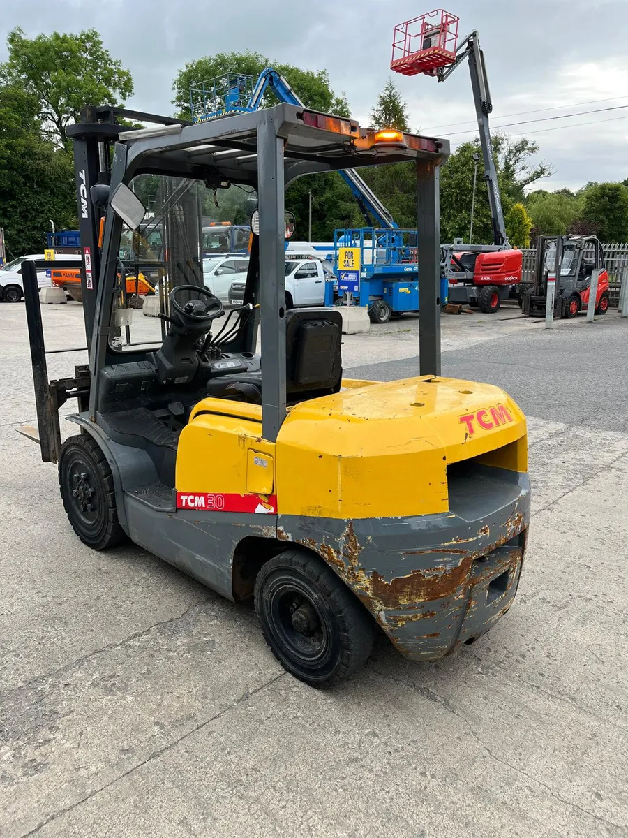 2006 YALE GDP25VX 2.5T DIESEL FORKLIFT - Image 4