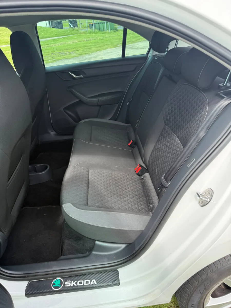 Skoda Rapid 2017 - Image 4