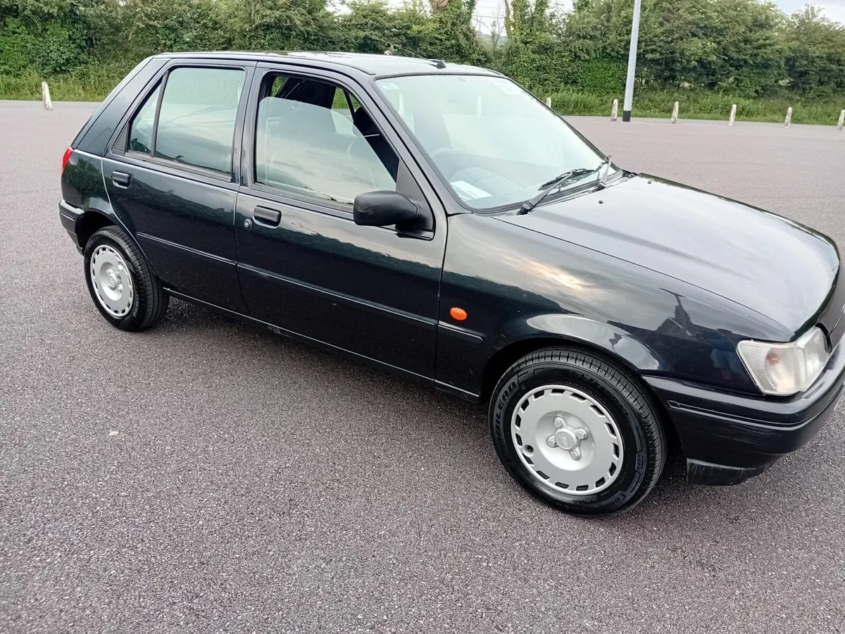 1995 Ford Fiesta - Image 1