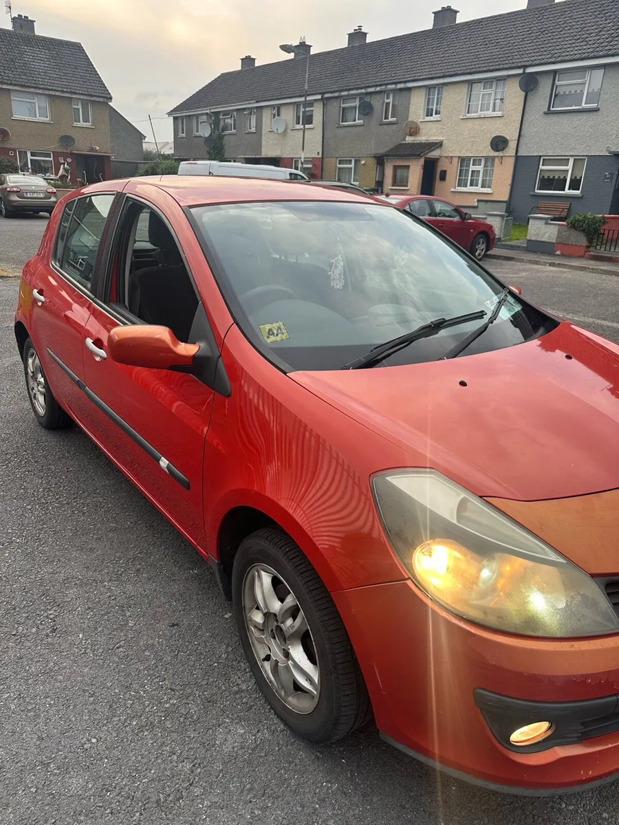 Renault Clio 1.1 petrol nct 09/25 tax 06/25 low Km - Image 3