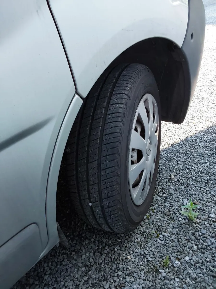 Nissan Primastar 1,9 Privat 9 or 13 seats - Image 4