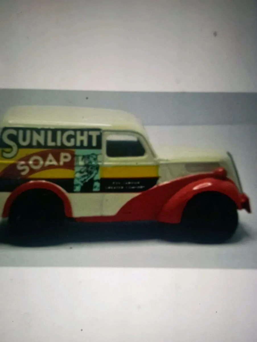 DIE -CAST MODLE SUNLIGHT' DELIVERY VAN.🚚 - Image 2