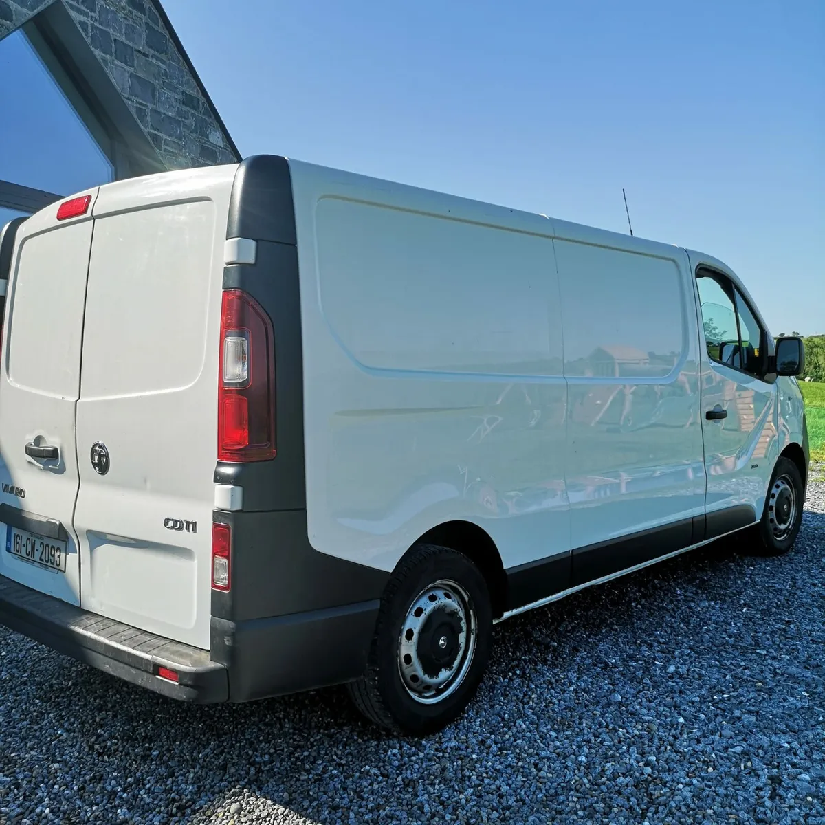2016 Vauxhall Vivaro - Image 2
