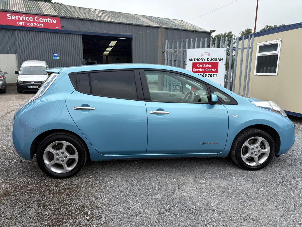 2016 Nissan Leaf 30kw SV - Image 2