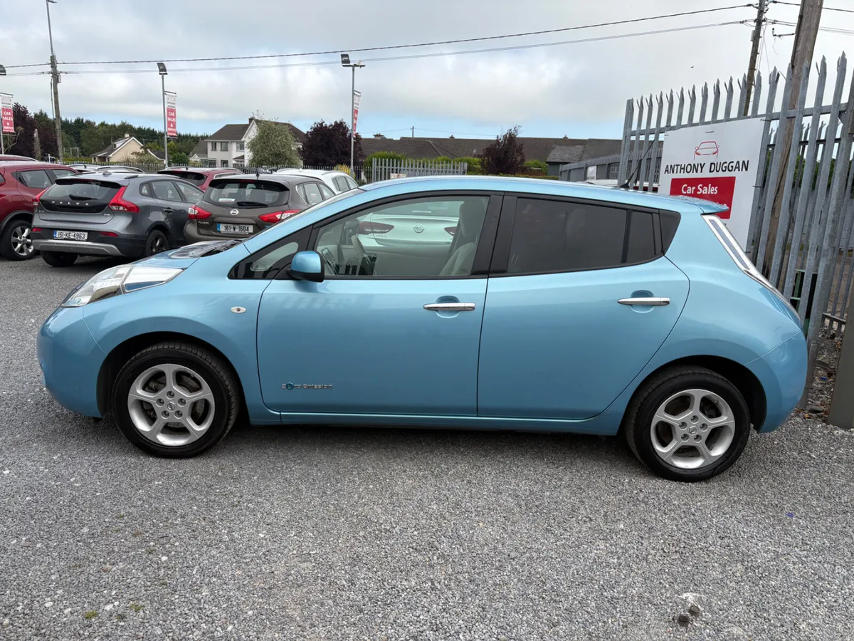 2016 Nissan Leaf 30kw SV - Image 4