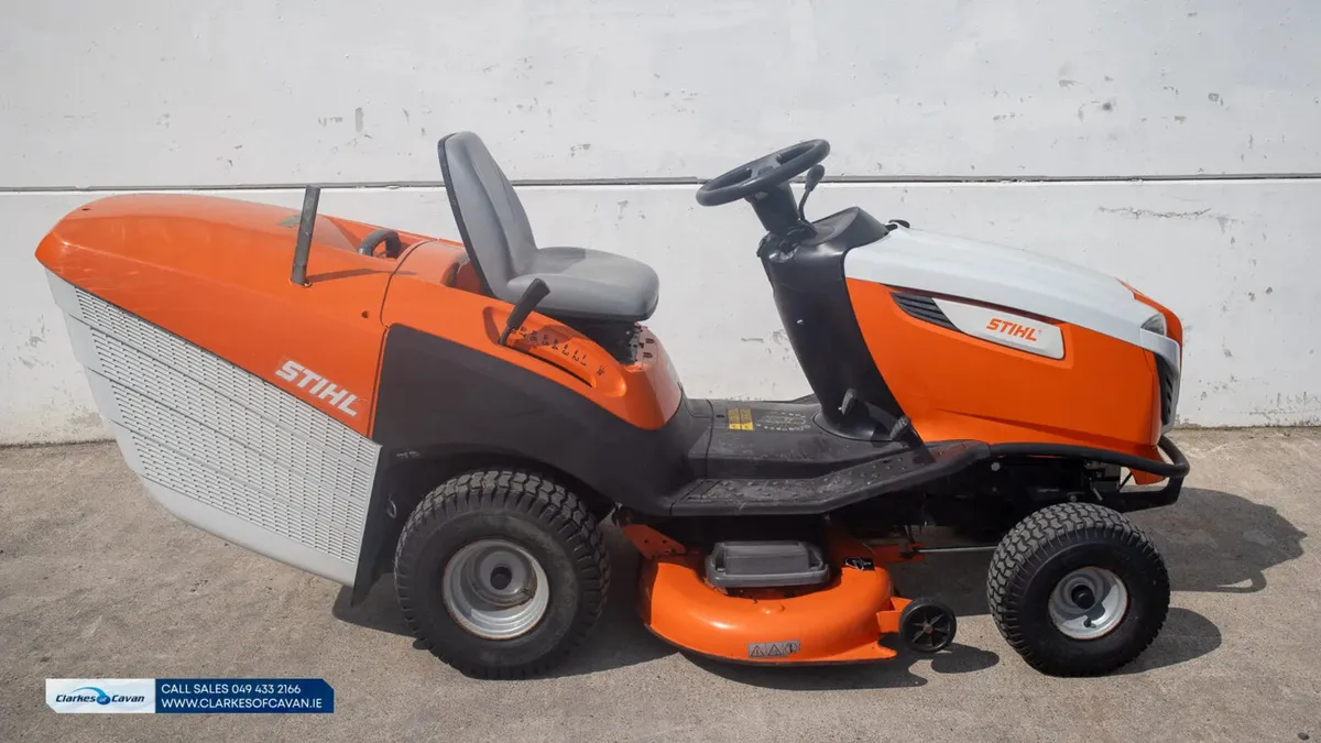 2020 Stihl  RT5112 ride-on lawnmower - Image 3