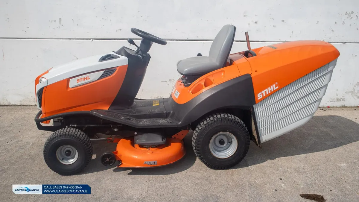2020 Stihl  RT5112 ride-on lawnmower - Image 2