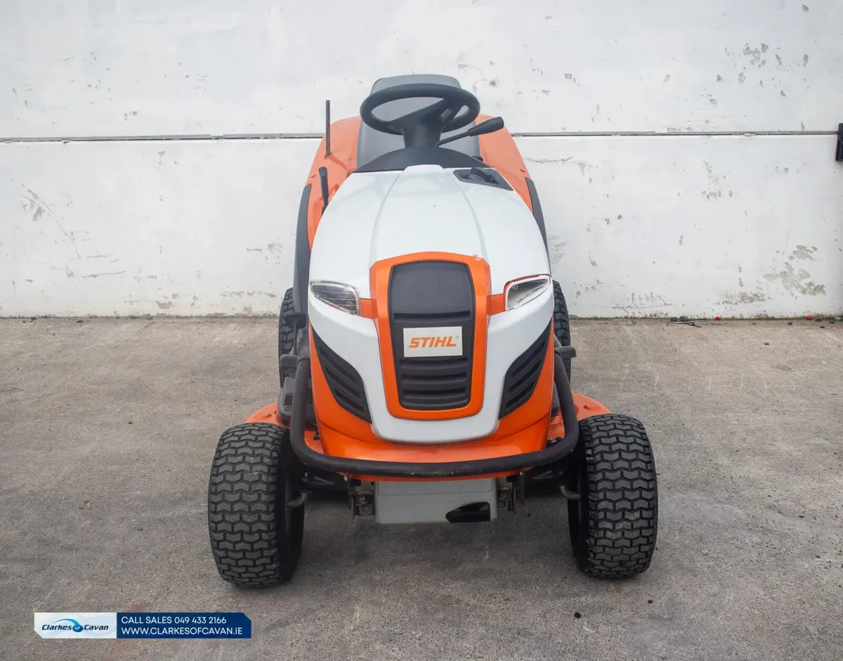 2020 Stihl  RT5112 ride-on lawnmower - Image 4