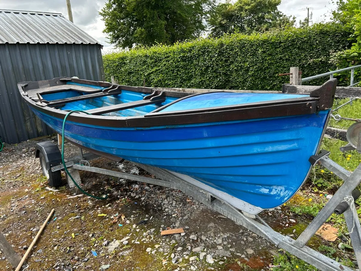 19ft Sheelin boat trailor and motor - Image 2