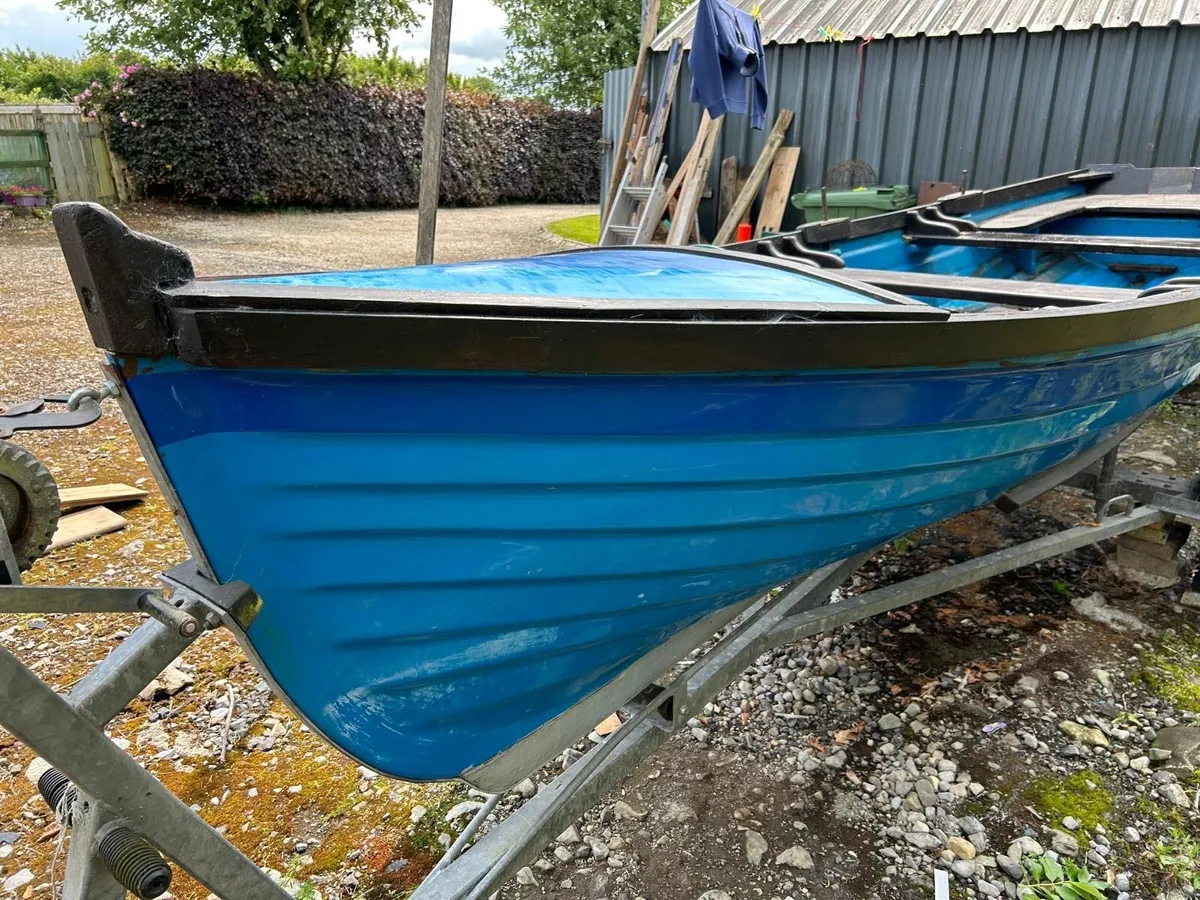 19ft Sheelin boat trailor and motor - Image 3