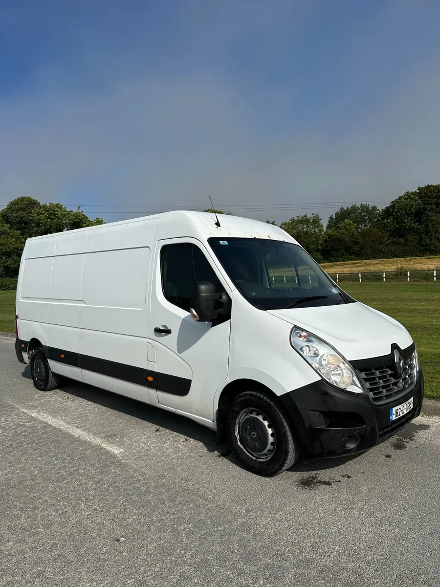 Renault Master 2018 DOE 10/25 - Image 1