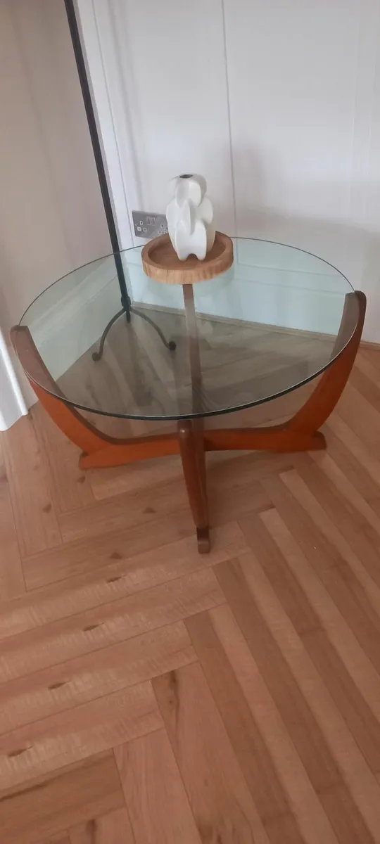 A 1970s mid century coffee table by Lebus - Image 2