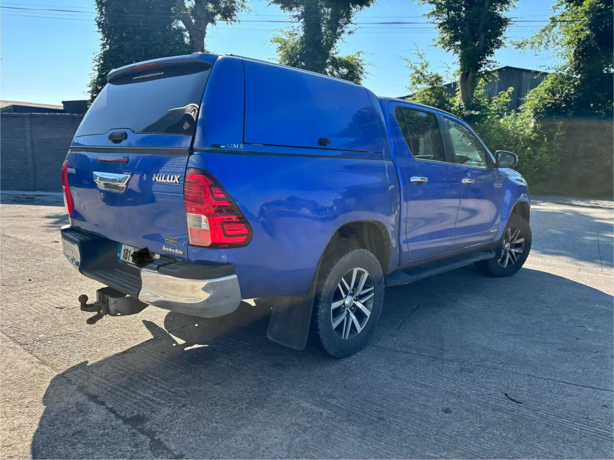 Toyota Hilux Invincible - Image 4